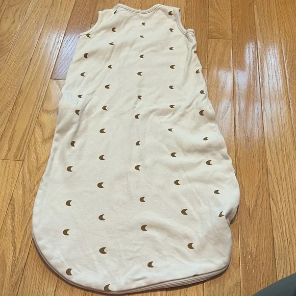 Quincy Mae Cream Sleep Sack with Brown Moon 0-6 months - Picture 6 of 7